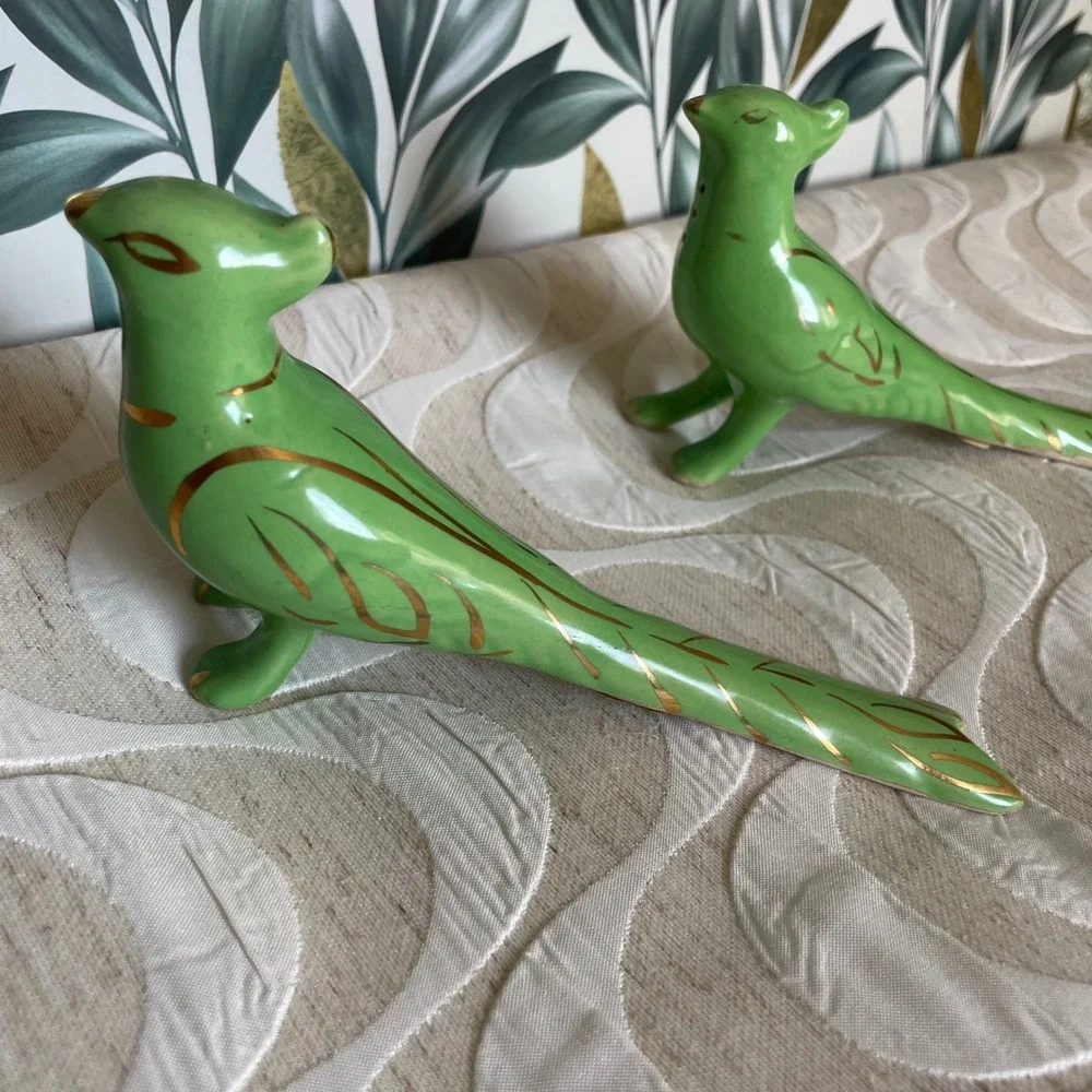 Mid century Green and Gold Ceramic Bird Salt and Pepper Shakers Set Souvenir